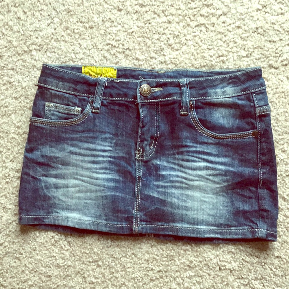 Machine mini Jean skirt